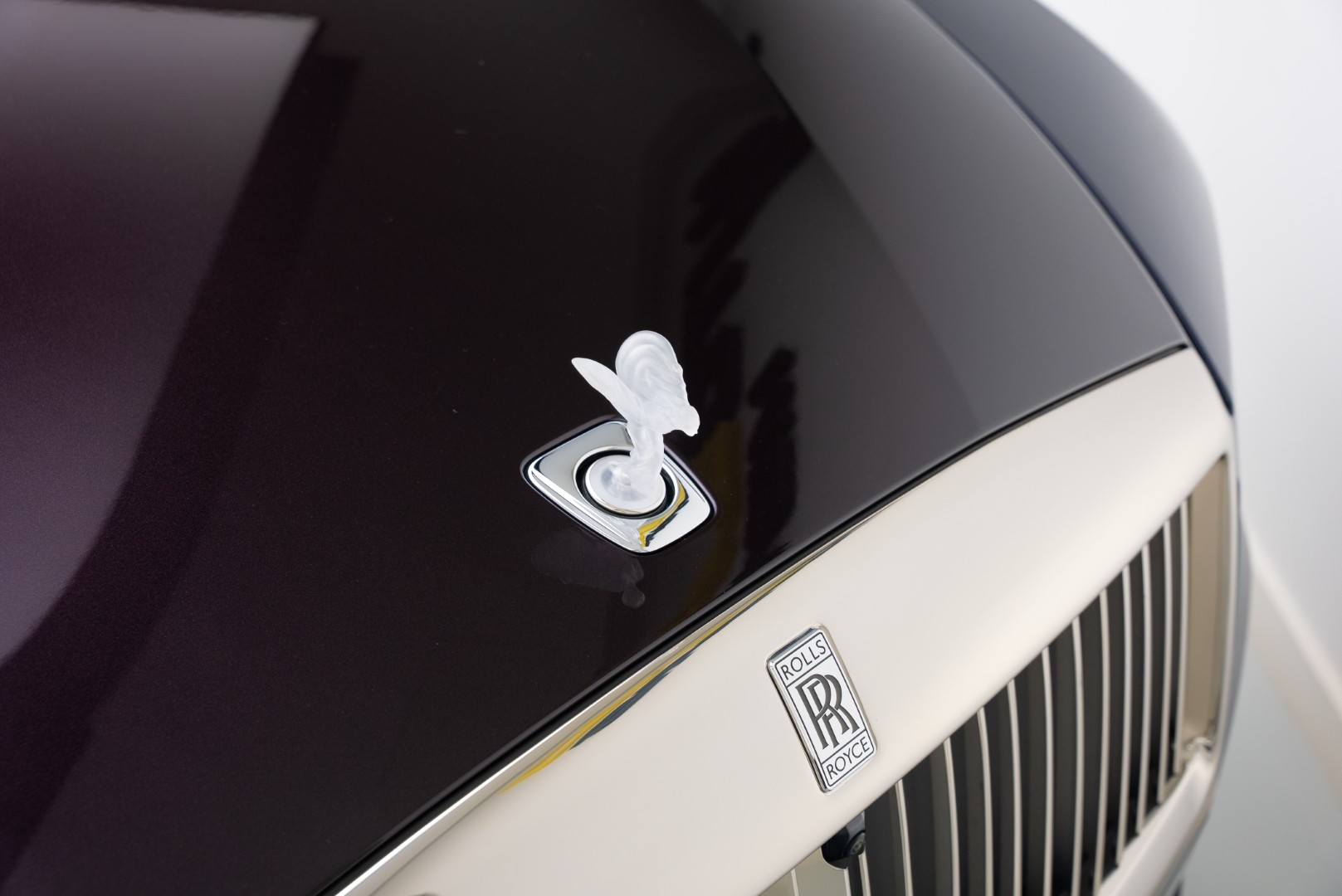 2024 ROLLS ROYCE SPECTRE. BESPOKE SOUND SYSTEM. IMMERSIVE SEATS. MAIN DEALER WARRANTY AND SERVICE.